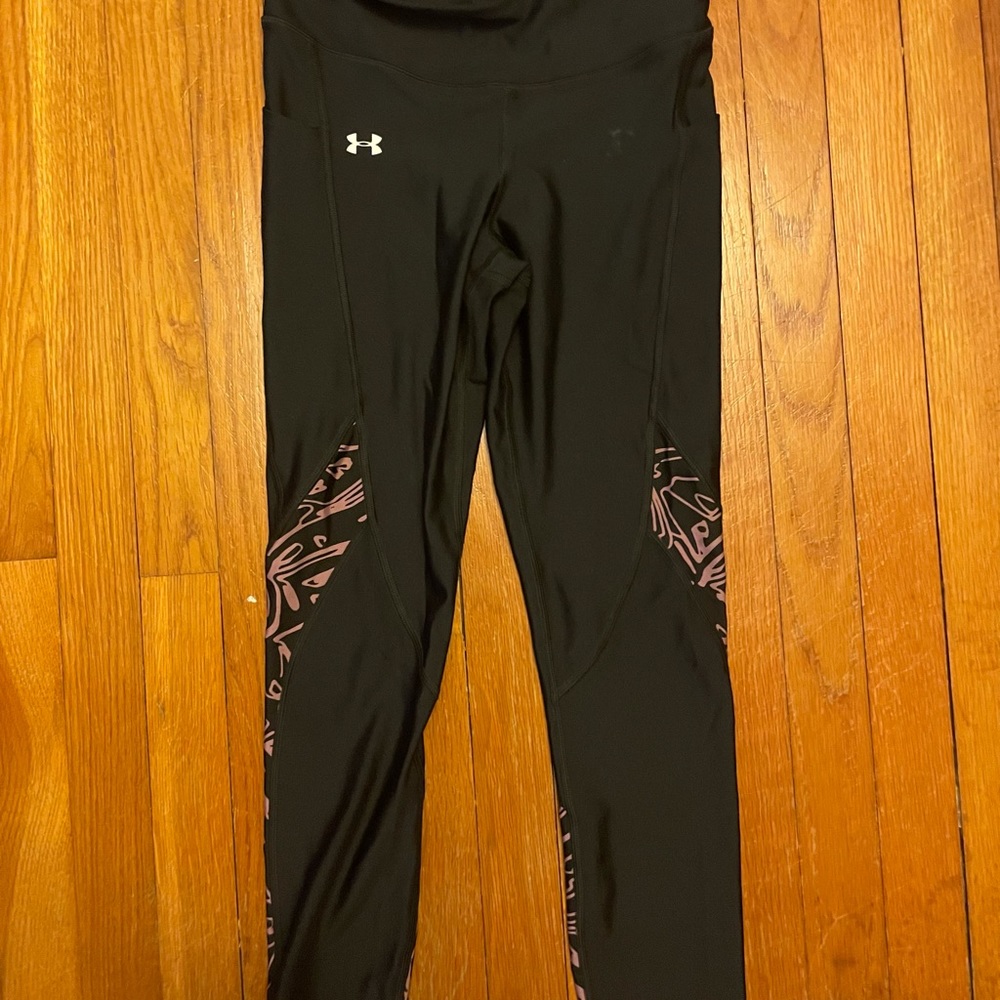 UA cropped leggings. Worn once.